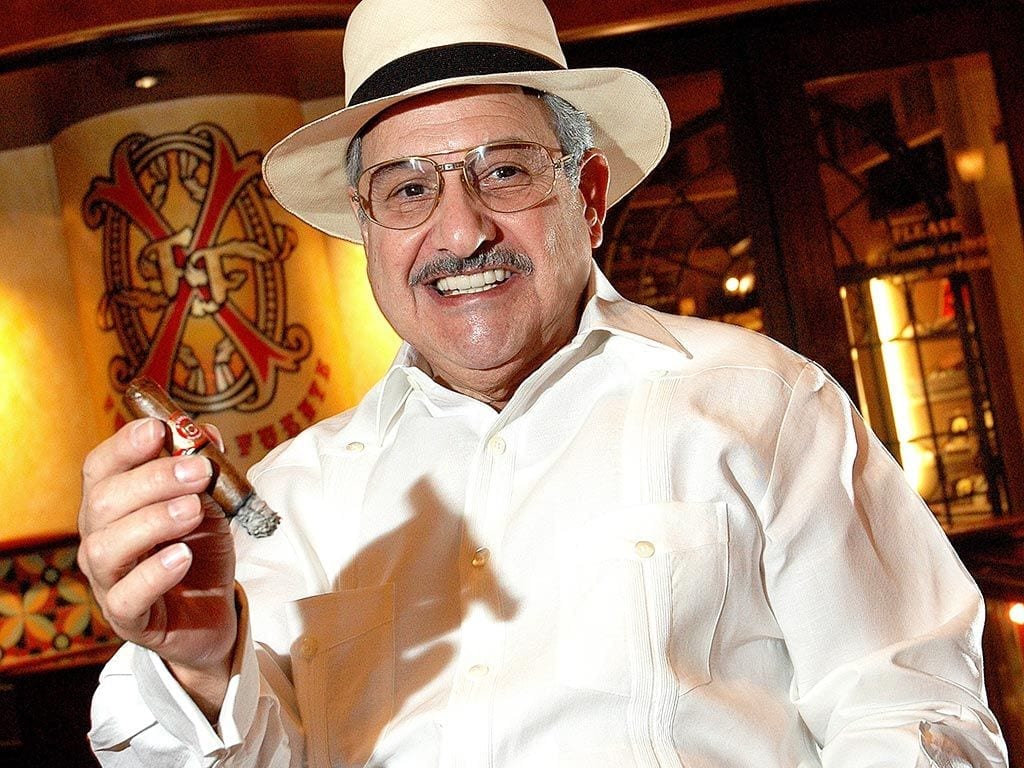 carlos fuente sr portrait cigar trophy lifetime achievement 2005