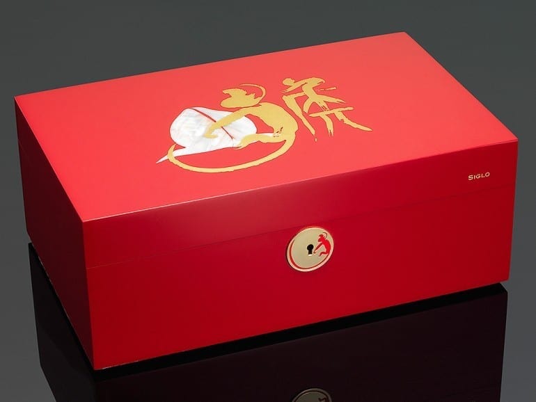 siglo accessory limited edition year of the monkey humidor red closed