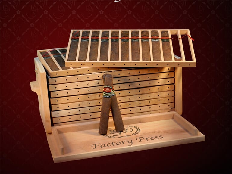 La Flor Dominicana Factory Press 2017