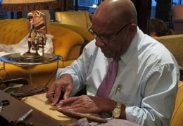 Duran Cigars Roller Crisanto Cardenas