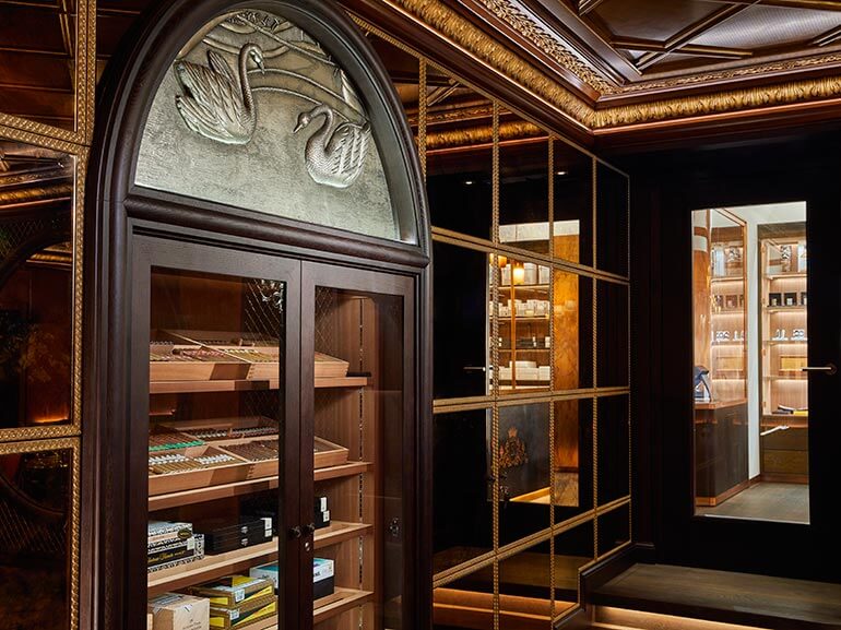 Kempinski Cigar Lounge by Zechbauer Vier Jahreszeiten Munich